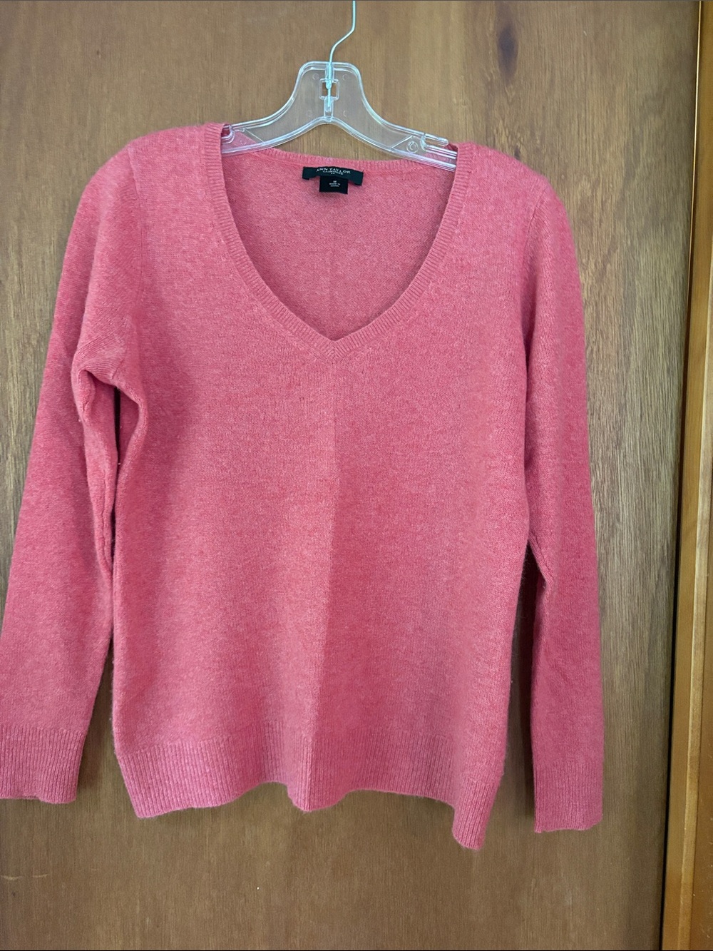 Women's V-Neck Cashmere Sweater - Pink/ coral